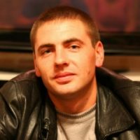 Денис Леонов